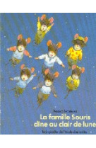 Famille souris dine au clair de lune